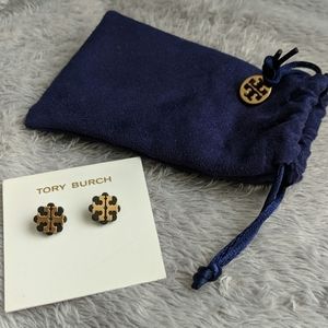 TORY BURCH Logo Flower Resin Stud Earrings